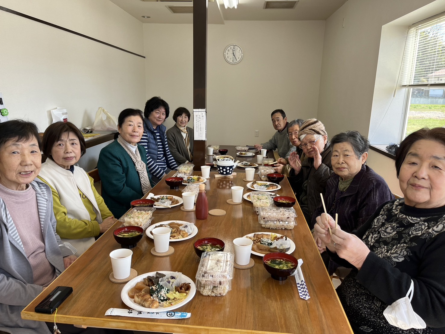 持ち寄り手料理で楽しくサロン♪