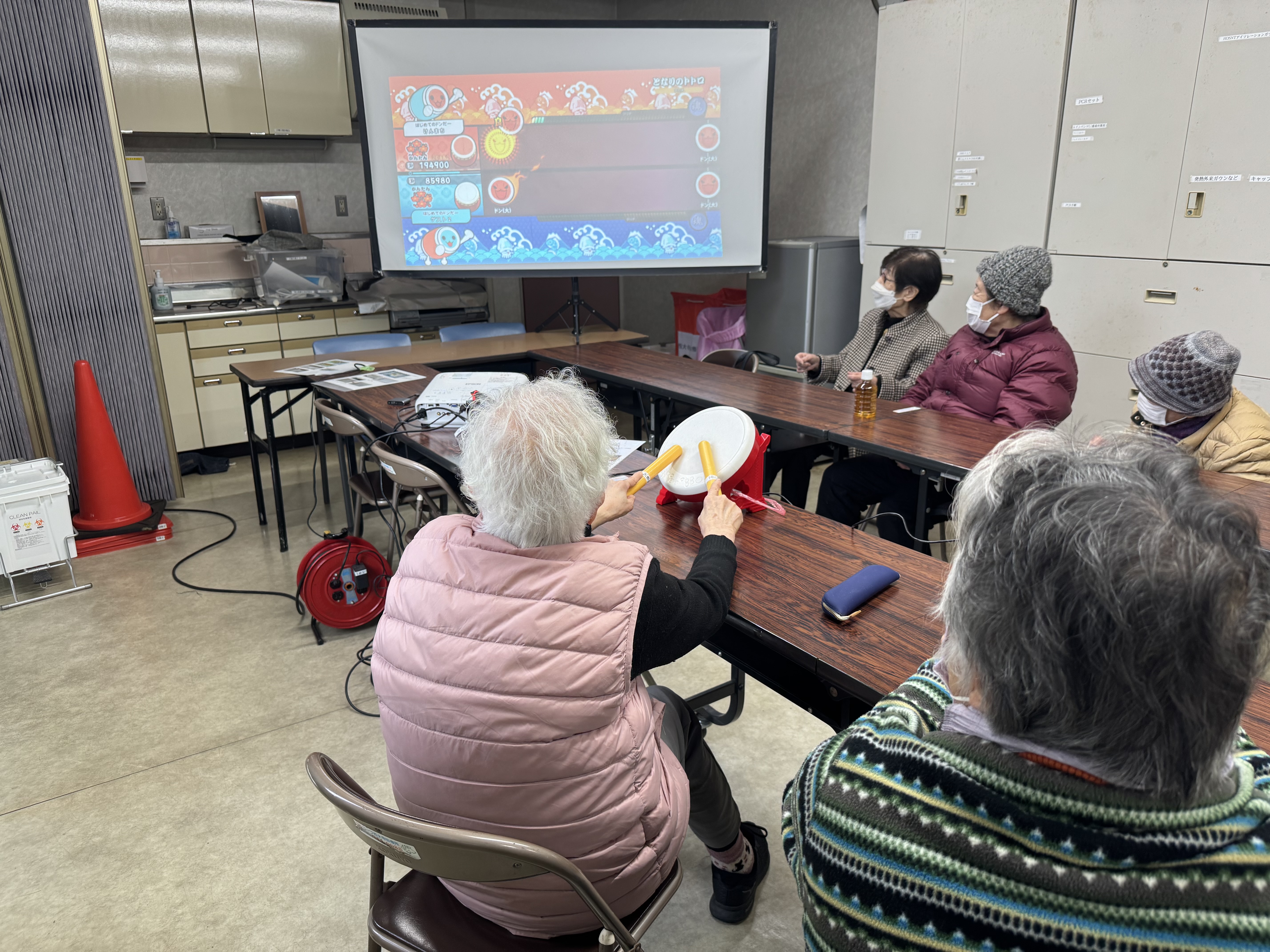 西大寺支部 班会で健康ゲームを楽しみました